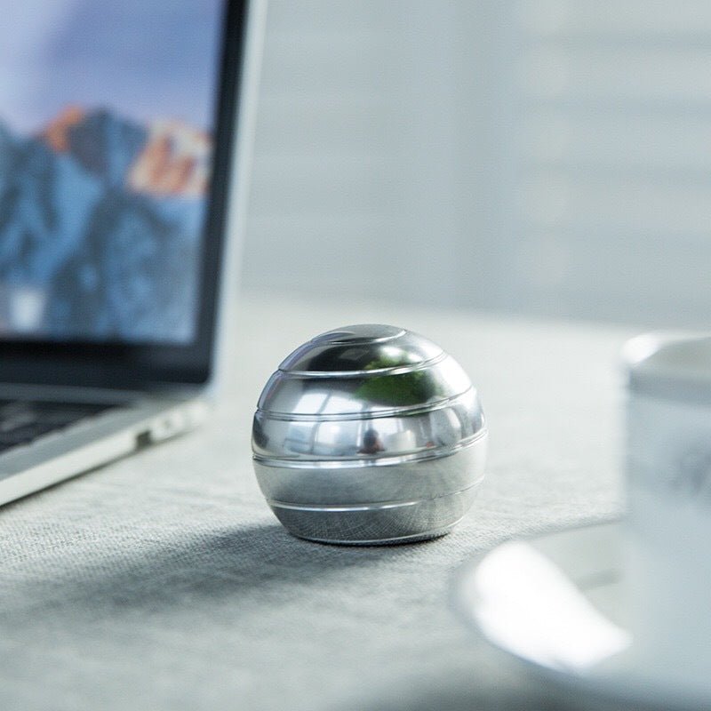 Rotating Desktop Spinning Ball - KOOLTHINGS