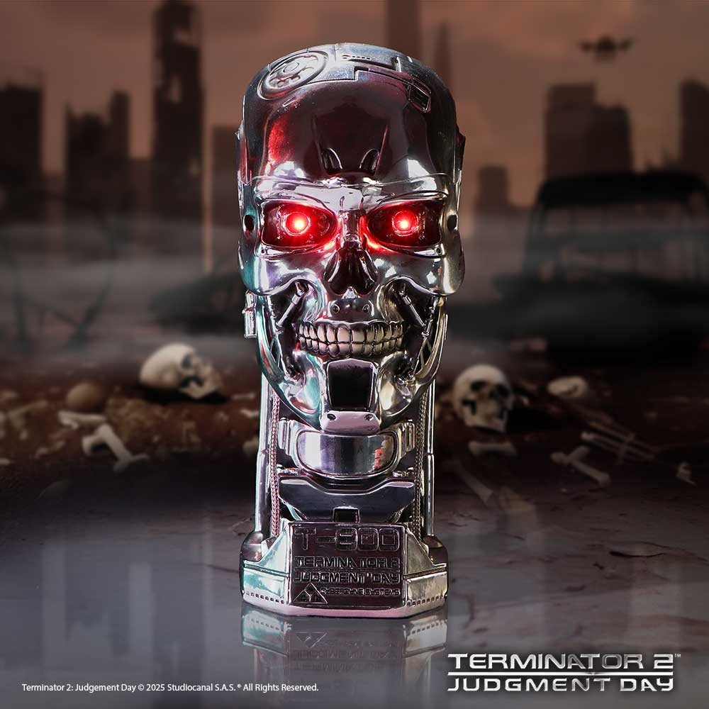 T-800 Terminator Light Up Figurine 21cm - KOOLTHINGS